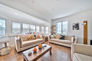 Living room- click for photo gallery